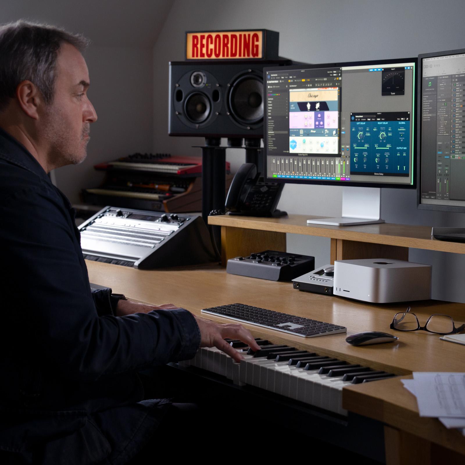 Mac Studio: Apple M4 Max chip with 14‑core CPU, 32‑core GPU